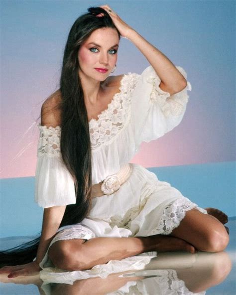 crystal gayle young images.